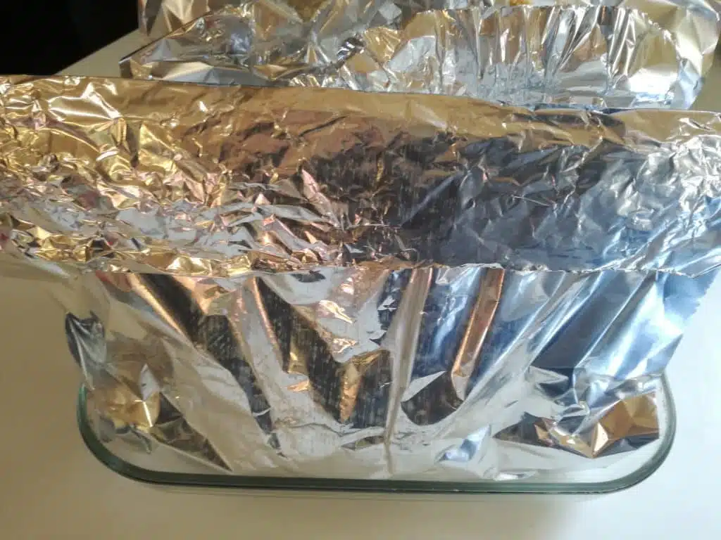 Papillote de colin et sa julienne de légumes : pliage des papillotes