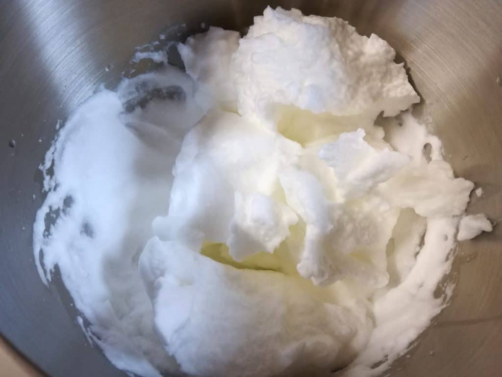 Recette de la tarte aux citrons meringuée : préparation de la meringue